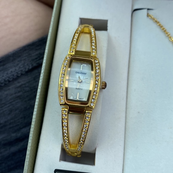 This is a Cote D’Azur watch and necklace set. In original box it comes in. - Picture 5 of 6